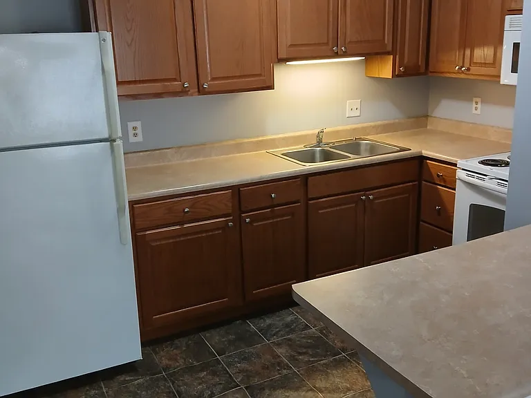 209 2nd St #5 — Photo 8
