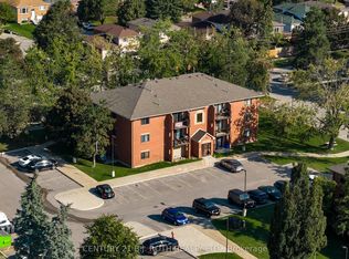 175 Edgehill Dr #A9, Barrie, ON L4N1L9