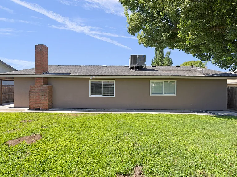 1684 E Walnut Ave — Photo 3