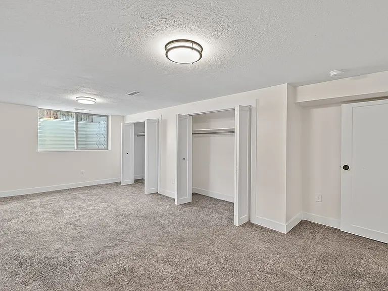 2311 E Delia Dr #R — Photo 21