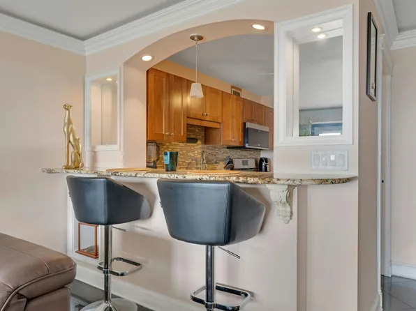 1203 River Road image 10 of 40