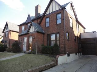 6934 Groton St, Forest Hills, NY 11375