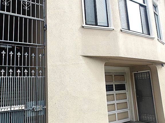 2nd image of 4826 California St #4826