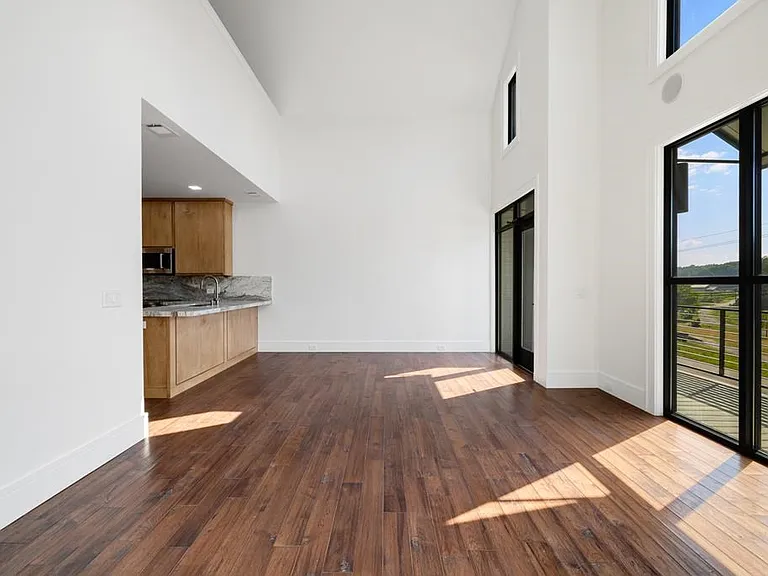 1281 E Main St #3 — Photo 4