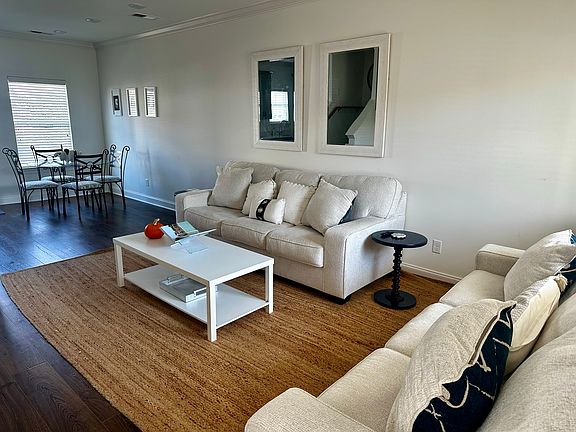 2nd image of 606 Meadow Crest Cir