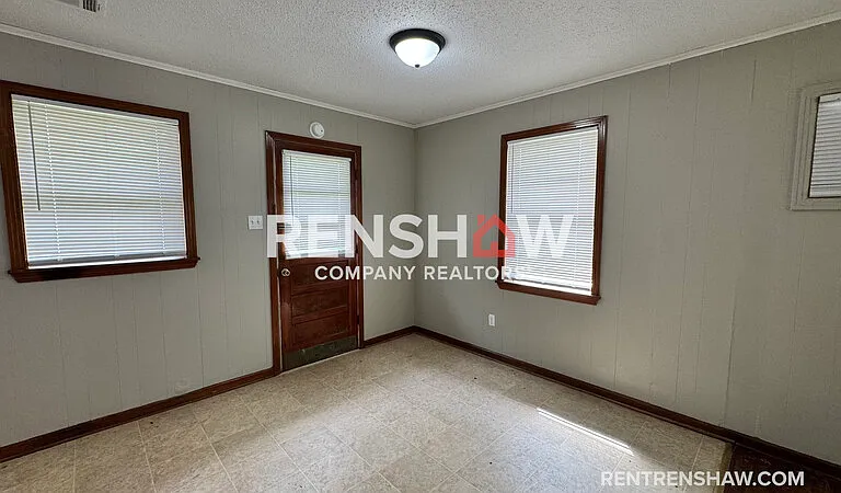 91 Navy Dr — Photo 5