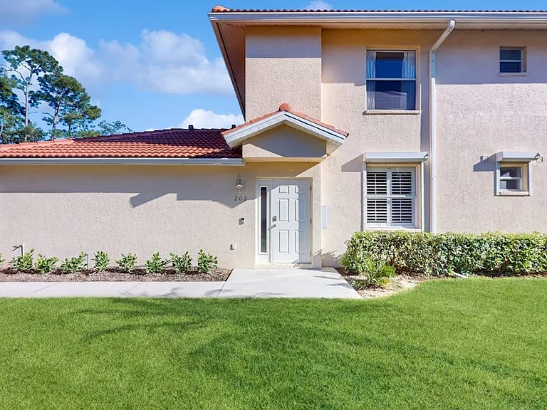 350 Robin Hood Cir #202 — Photo 26