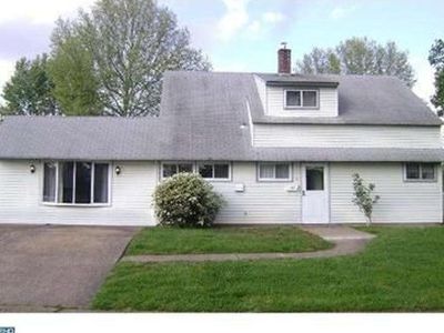 2 Hawthorne Ln, Levittown, PA, 19055