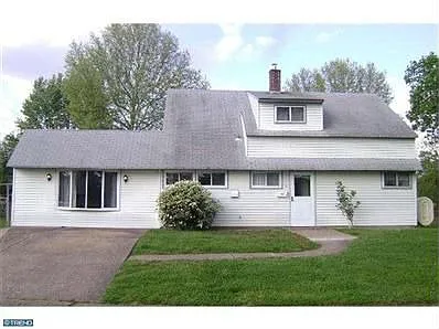 2 Hawthorne Ln photo 1