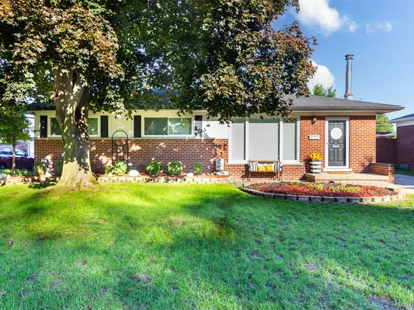8771 Birkhill Dr, Sterling Heights, MI 48314