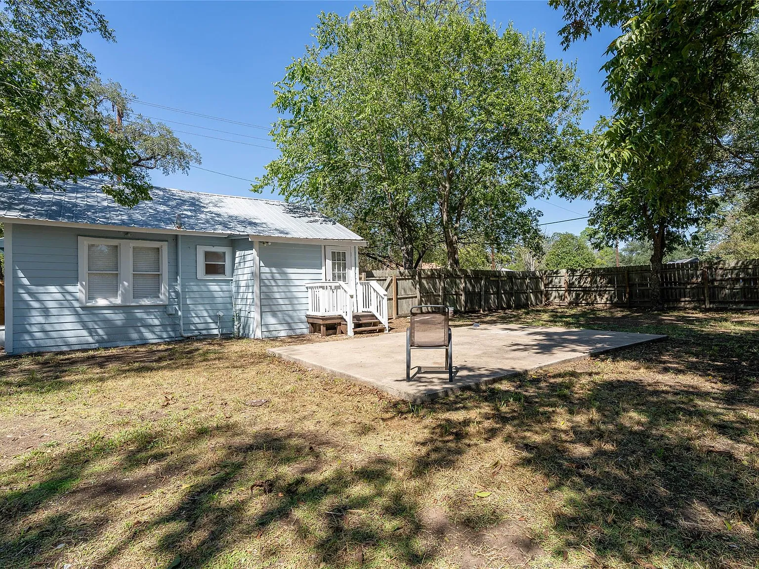 2 bed, 1.0 bath, 746 sqft, $850 — Photo 4