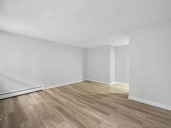 2nd image of 6832 S Crandon Ave #6