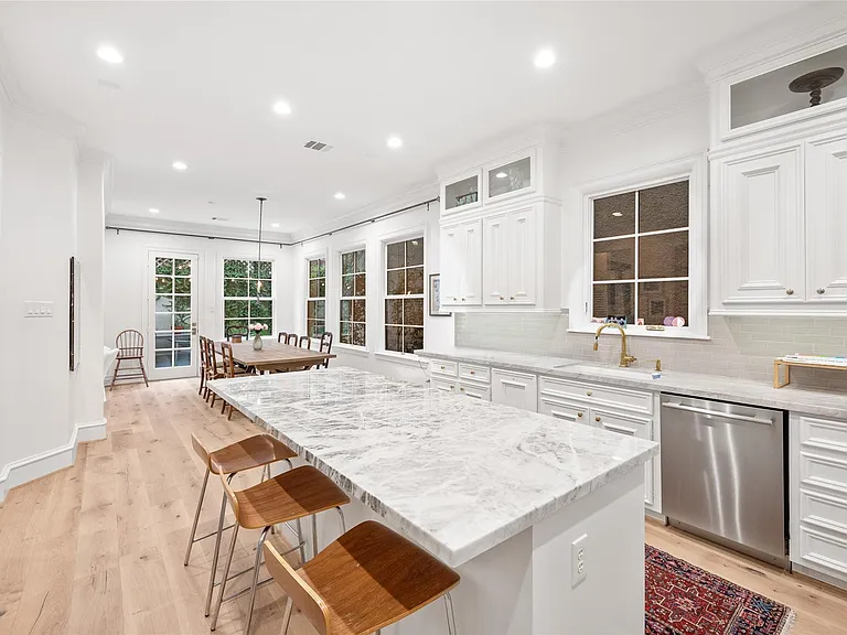 1235 Wynden Oaks Garden Dr — Photo 13