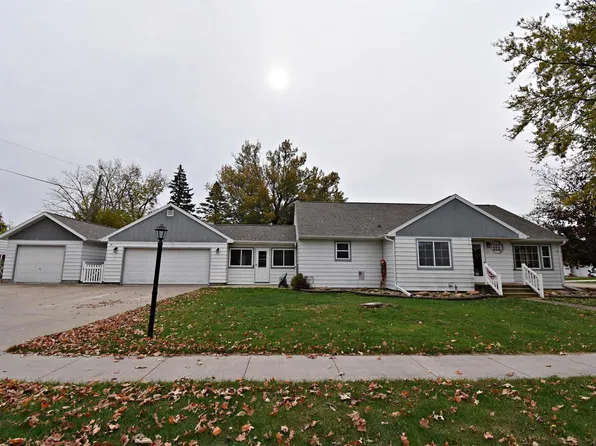 514 Purdy St, Jesup, IA 50648