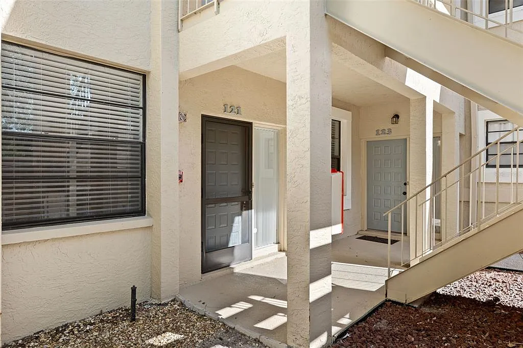 2 bed, 2.0 bath, 1334 sqft, $2,200 — Photo 4