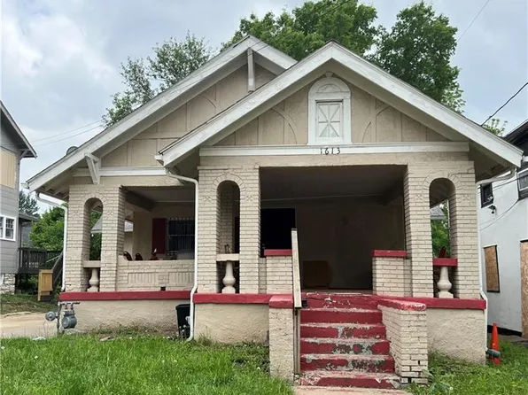 1613 E 55th St, Kansas City, MO 64110