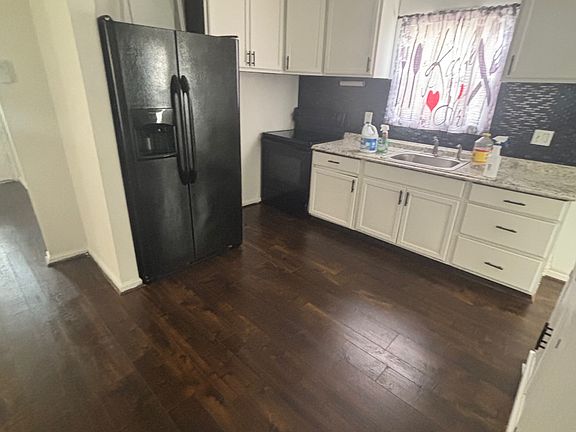 3rd image of 1104 E Cedar River Rd