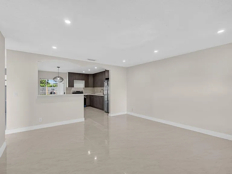 3943 Roan Ct W — Photo 5