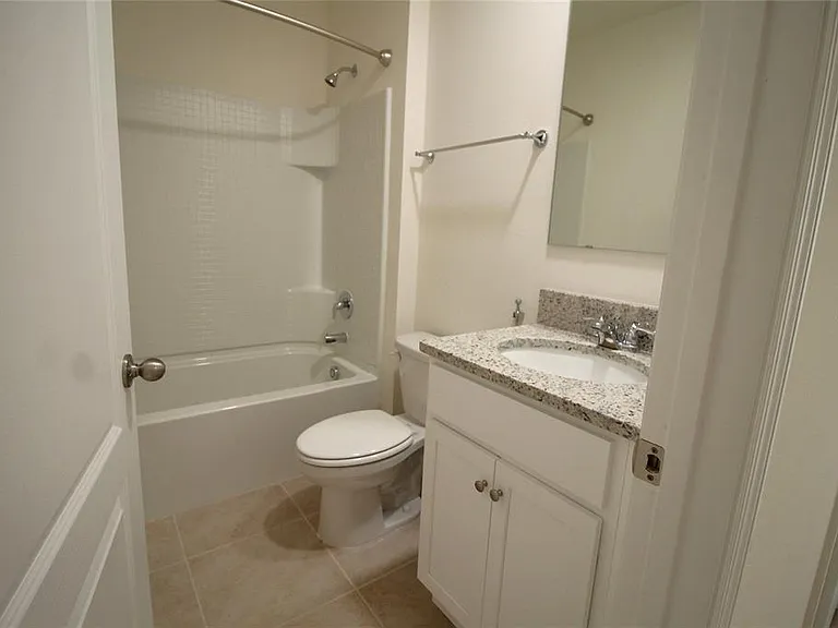 9488 Black Walnut Dr — Photo 15