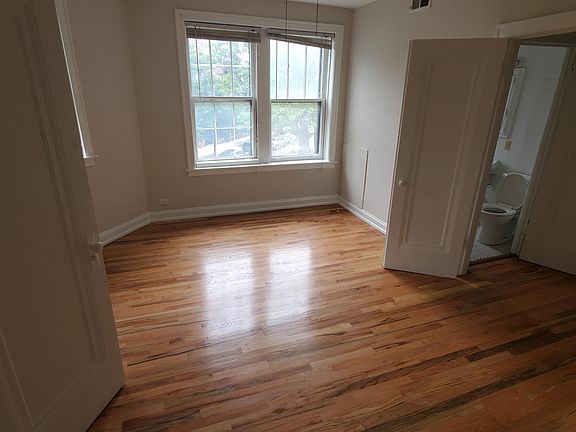 3rd image of 2530 N Sacramento Ave APT 303