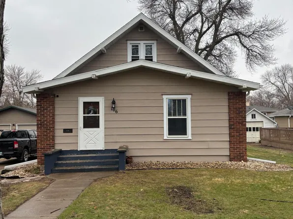 106 E Park Ave, Milbank, SD 57252