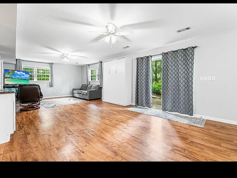 116 Wood St — Photo 11