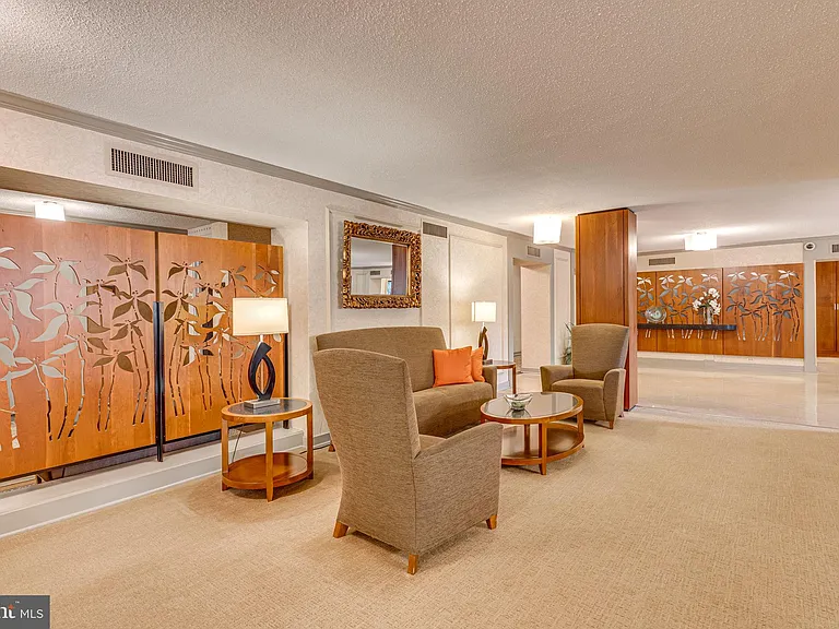 5904 Mount Eagle Dr #903 — Photo 25