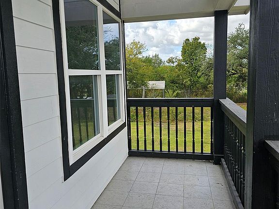 3rd image of 9730 Kerr St