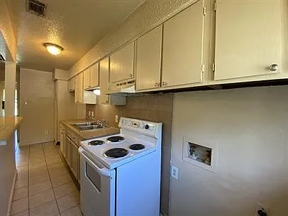 4004 Fair Park Blvd — Photo 8