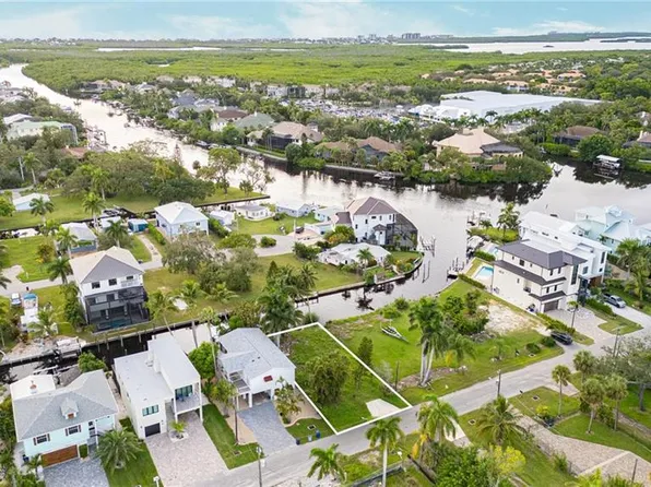 27563 Big Bend RD, BONITA SPRINGS, FL 34134