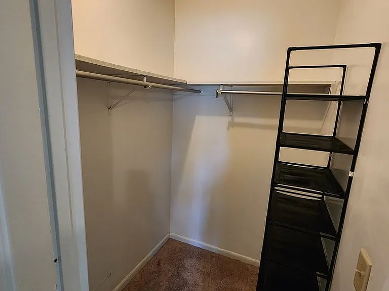 802 Margret Ln — Photo 10