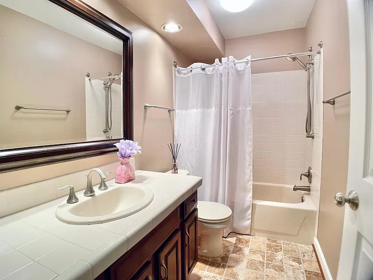 3903 Clares Ct — Photo 20