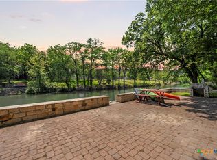 1409 Edgewater Fls, Canyon Lake, TX 78133