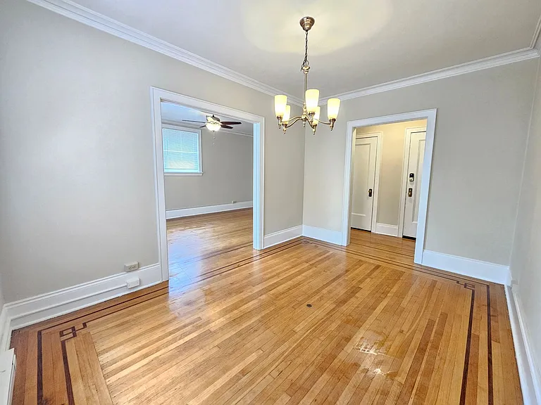 Knickerbocker Apartments — Photo 42