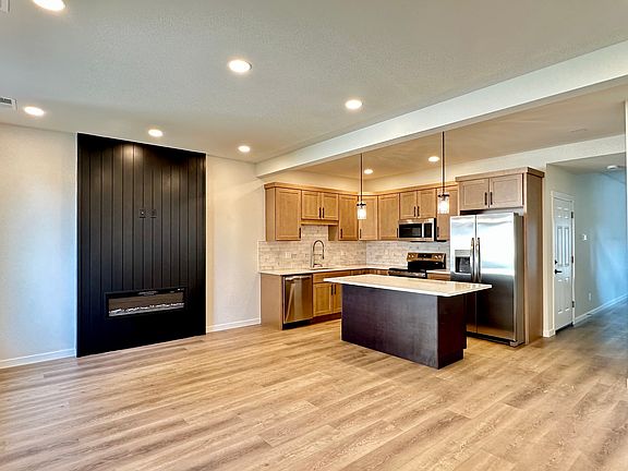 4th image of 3141 E 36th Ave