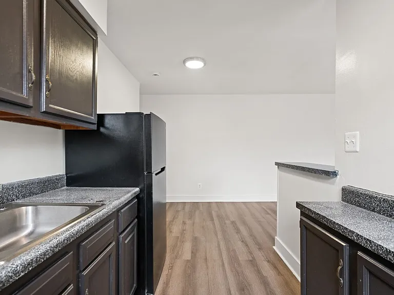 1814-1816 THE ASHTON — Photo 15