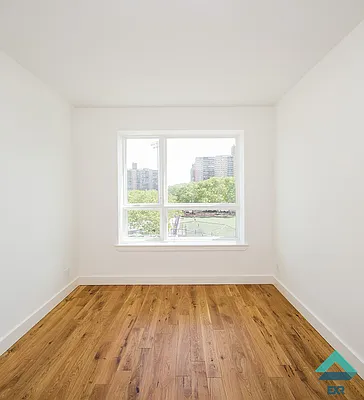 Rented by EXR | media 61