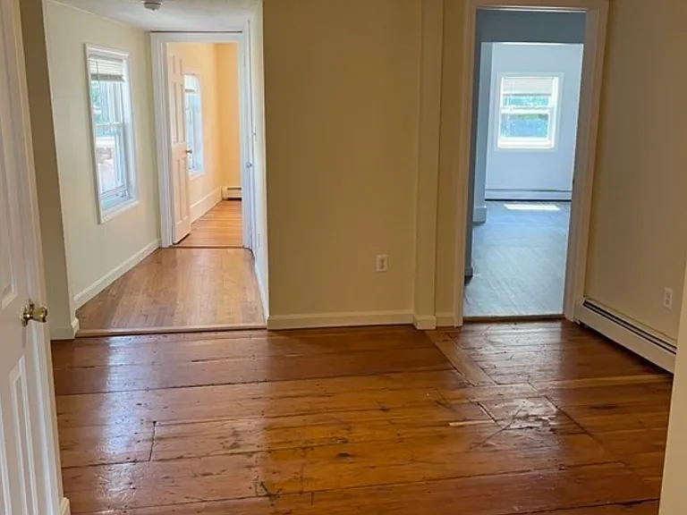 46 Lowell St #1A — Photo 4