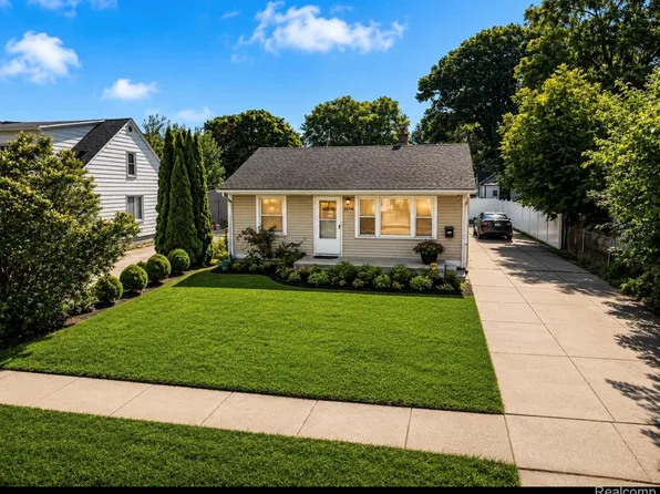 26536 Palmer Blvd, Madison Heights, MI 48071