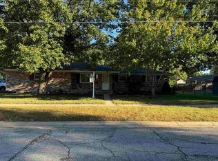 2612 W 27th St N, Wichita, KS 67204