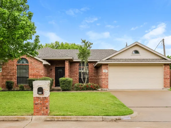 508 Pleasant Valley Dr, Burleson, TX 76028