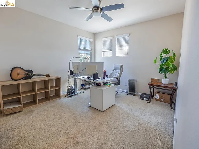 687 Flemish Ct — Photo 4