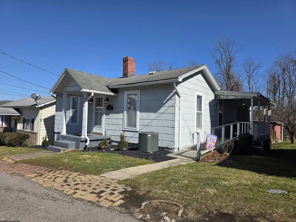 616 Maple St, Shinnston, WV 26431