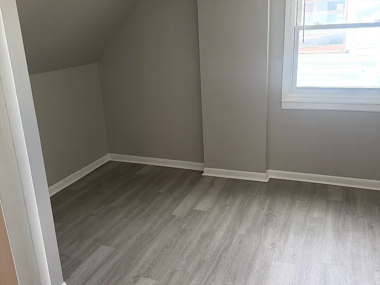 1570 Kenilworth Ave — Photo 6