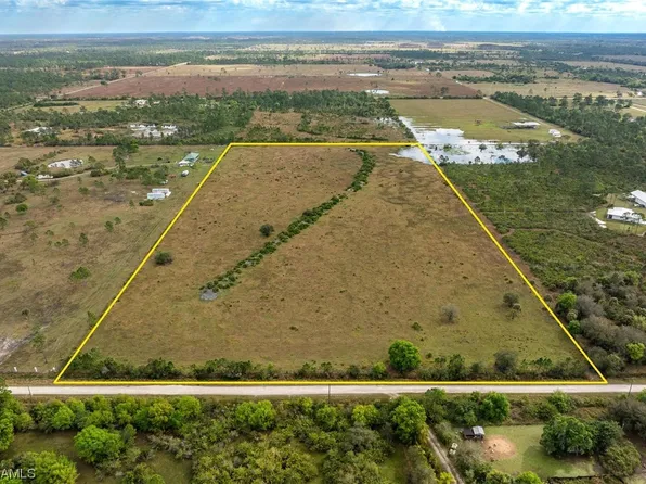 Gateway Ln, Labelle, FL 33935