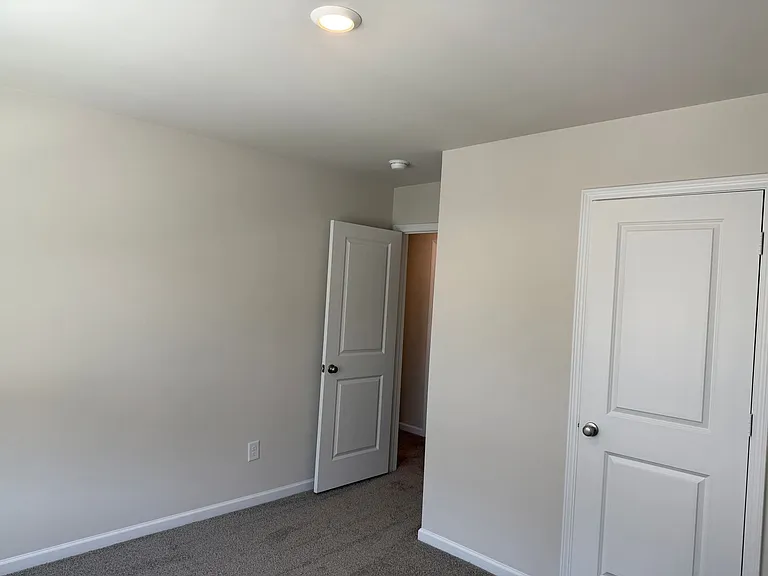 317 S Lake Dr — Photo 13