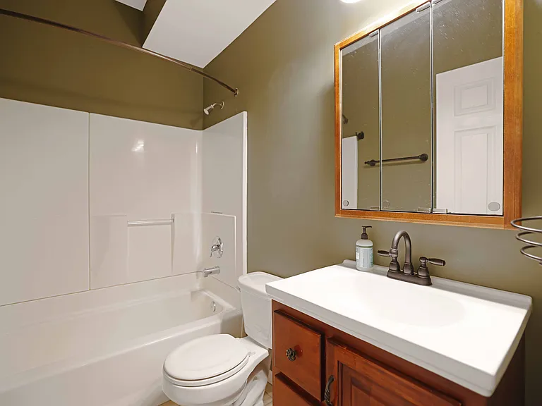 5200-5208 Wilson Ave #5204 — Photo 11