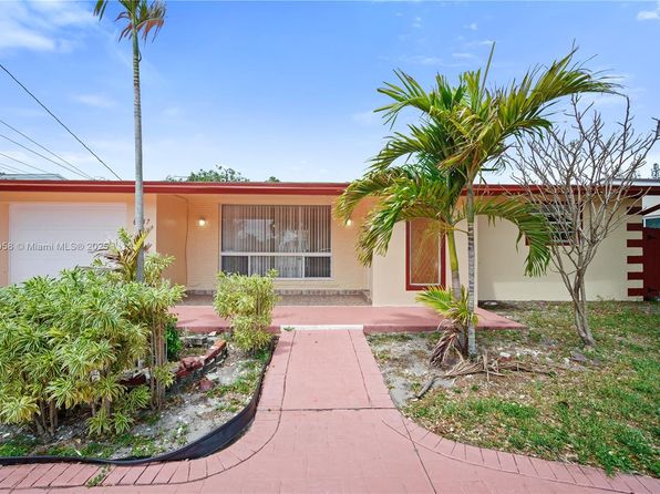 6637 Ficus Dr