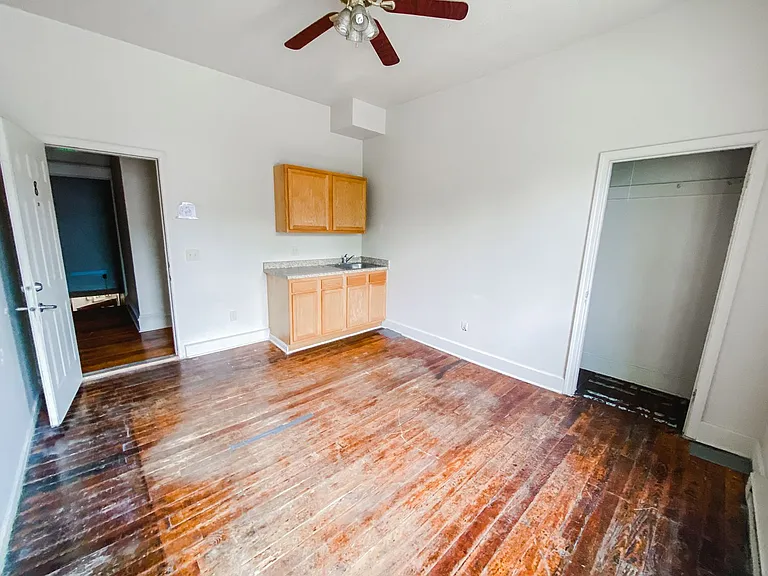 321 Vine St — Photo 18