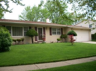 331 Gale St, Elgin, IL 60123